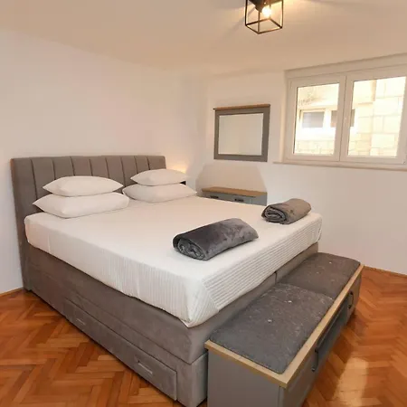 My Dalmatia - M With Free Parking And Roof Terrace Apartmán *
